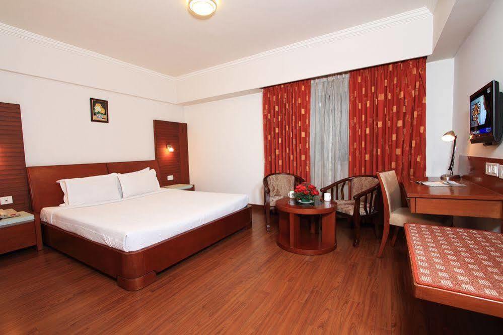 ปาริจาธา เกทเวย์ โฮเต็ล Hotel บังกาลอร์ ภายนอก รูปภาพ