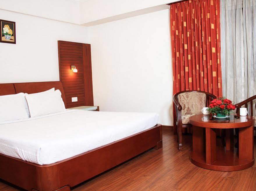 ปาริจาธา เกทเวย์ โฮเต็ล Hotel บังกาลอร์ ภายนอก รูปภาพ